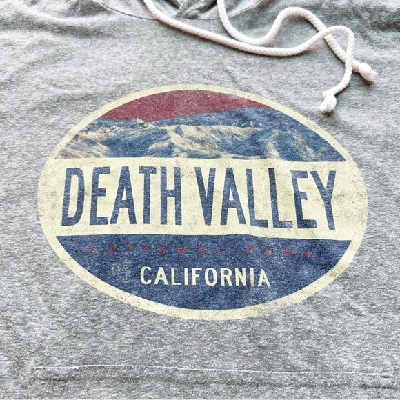 Death Valley National Park Lightweight Hoodie
In grey and blue - Picture 3 of 15